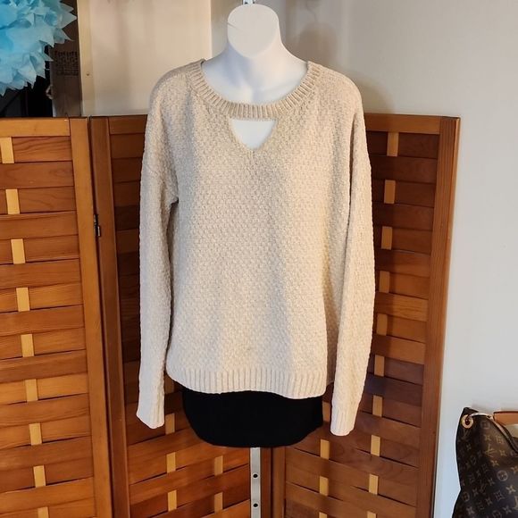 Maurices brand beige chaneal sweater - Picture 1 of 9
